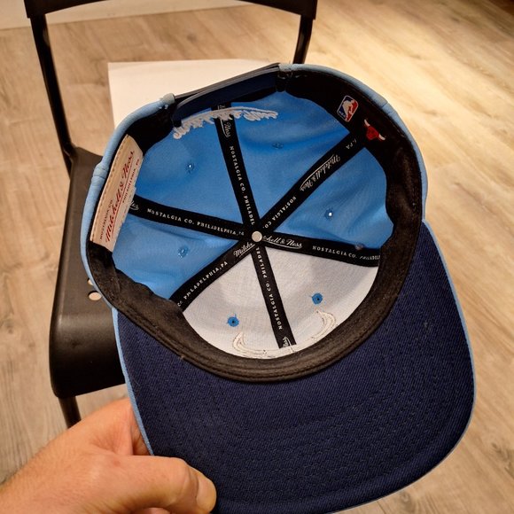 Chicago Bulls basketball Mitchell & Ness baby blue snapback cap hat - Picture 4 of 7